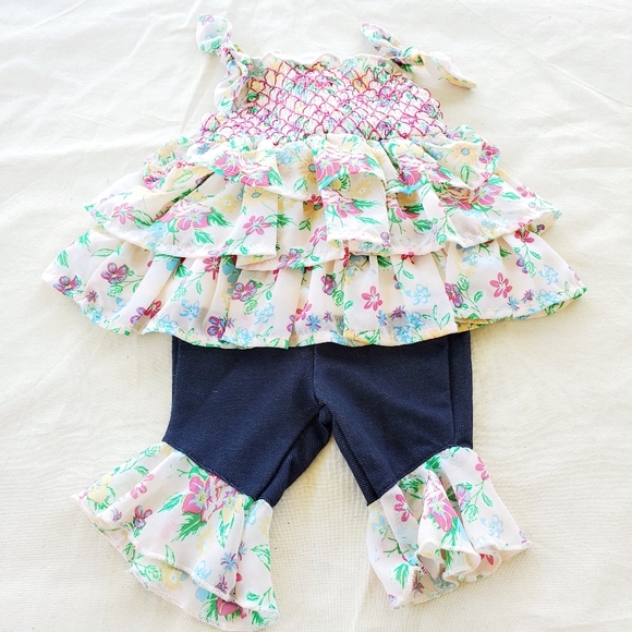 Daisy Fuentes Other - Daisy Feuntes 2 piece outfit size 3-6 months